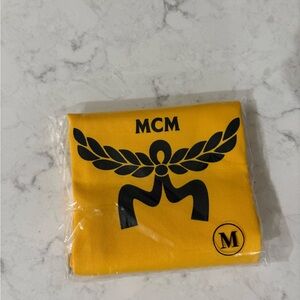 MCM Yellow Logo dust bag M